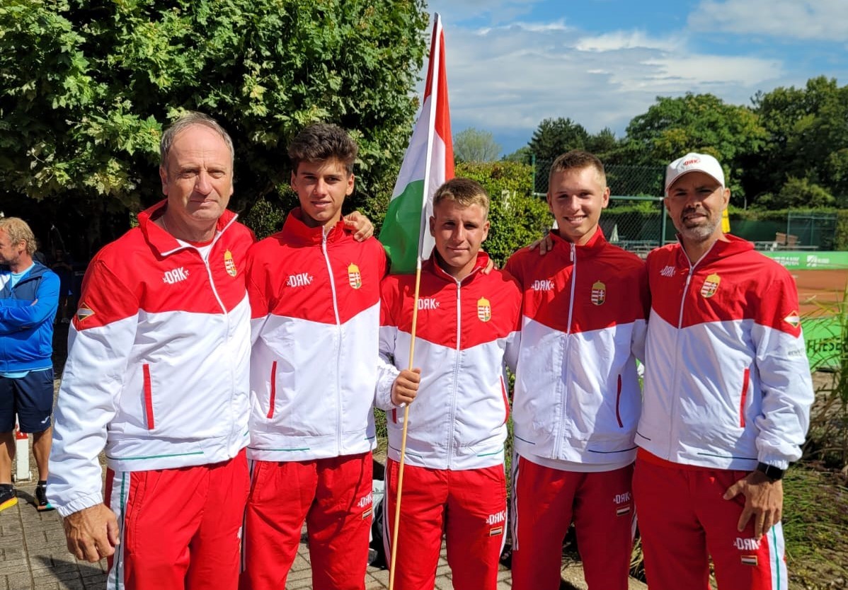 Ifj. Fekete Rudolf, Kincses Kolos, Major Áron, Nagy Botond és Nagy Zoltán (balról jobbra) az U16-os Eb-selejtezőn